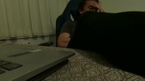 AlphAndre online show from April 2026 06:01:01 PM