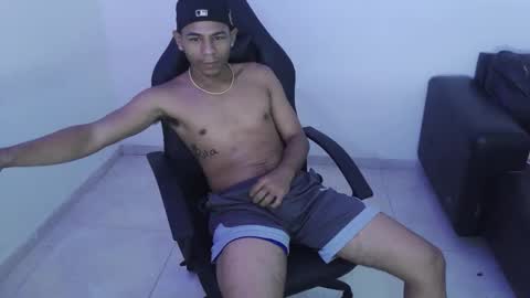 alphas_latins online show from March 2026 01:56:01 AM