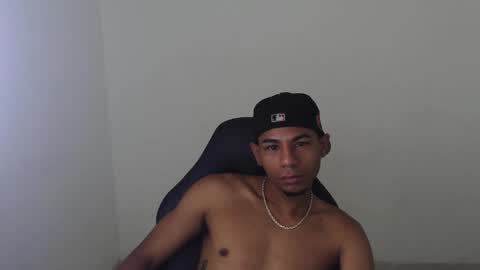 alphas_latins online show from April 2026 05:17:02 PM