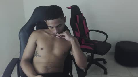 alphas_latins online show from May 2026 02:29:01 AM