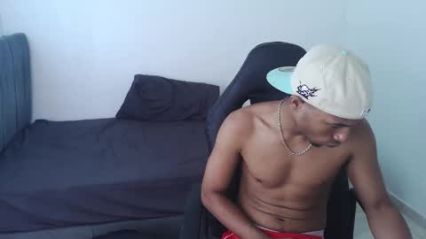 alphas_latins online show from May 2026 04:47:01 PM