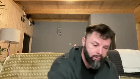 Jhonny online show from November 2025 04:02:02 AM