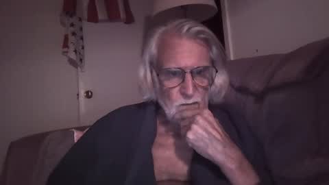 AlphaUniform online show from October 2025 04:12:01 AM