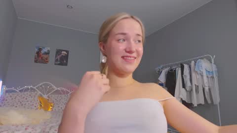 Snapshot of aluntick chatting on December 2024 04:58:01 PM Amelia NEXT STREAM online show from December 2024 04:58:01 PM