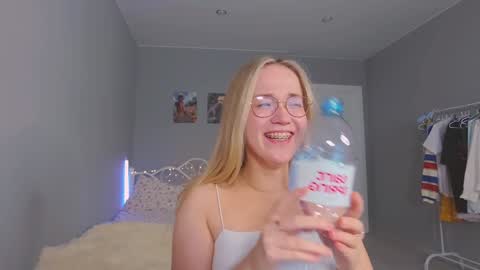 Snapshot of aluntick chatting on December 2024 08:05:01 PM Amelia NEXT STREAM online show from December 2024 08:05:01 PM