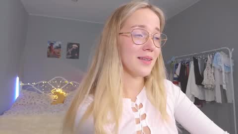 Snapshot of aluntick chatting on December 2024 05:00:01 PM Amelia NEXT STREAM online show from December 2024 05:00:01 PM
