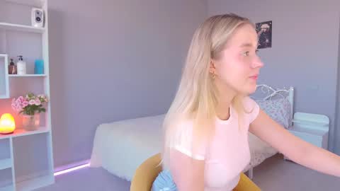 Snapshot of aluntick chatting on February 2025 01:53:02 PM Amelia NEXT STREAM online show from February 2025 01:53:02 PM