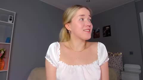 Snapshot of aluntick chatting on February 2025 05:15:01 PM Amelia NEXT STREAM online show from February 2025 05:15:01 PM