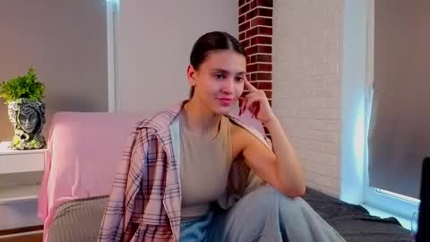 Amelia online show from September 2025 07:21:02 AM