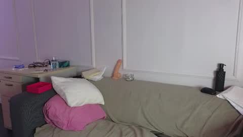 alyarei online show from February 2026 02:13:01 PM