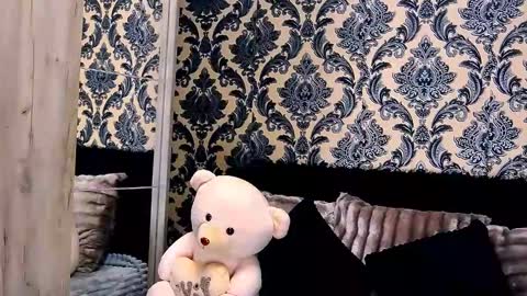 Snapshot of alyblonde chatting on December 2024 08:38:02 AM aly online show from December 2024 08:38:02 AM