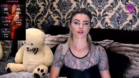 Snapshot of alyblonde chatting on December 2024 05:57:02 PM aly online show from December 2024 05:57:02 PM