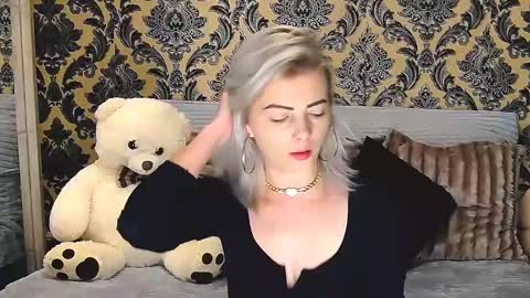 Snapshot of alyblonde chatting on February 2025 10:17:02 AM aly online show from February 2025 10:17:02 AM