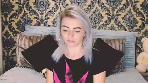 Snapshot of alyblonde chatting on February 2025 10:04:01 AM aly online show from February 2025 10:04:01 AM