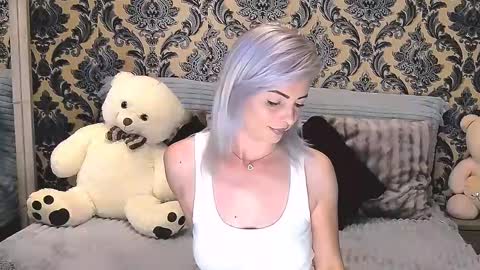 Snapshot of alyblonde chatting on March 2025 09:51:02 AM aly online show from March 2025 09:51:02 AM