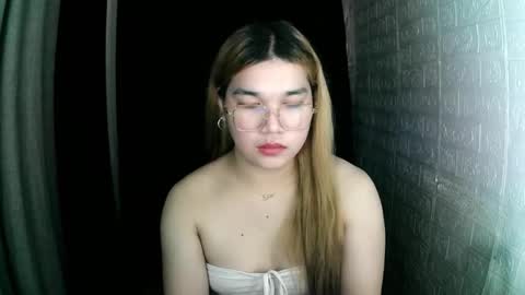 ALYONAAA online show from October 2025 05:32:02 PM