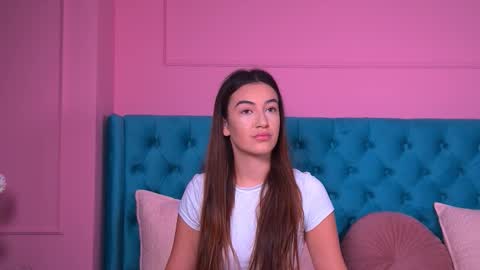 Anna online show from September 2025 03:28:02 PM