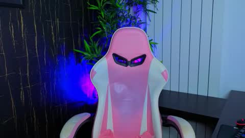 Snapshot of alyseruss chatting on October 2025 07:00:01 PM Alyse online show from October 2025 07:00:01 PM