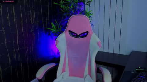 Snapshot of alyseruss chatting on October 2025 07:37:01 PM Alyse online show from October 2025 07:37:01 PM