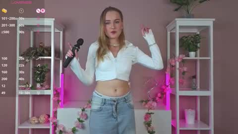 Snapshot of alyshaperkowski chatting on September 2025 05:35:01 PM Vanessa online show from September 2025 05:35:01 PM