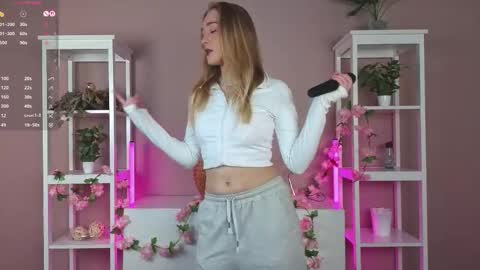 Snapshot of alyshaperkowski chatting on September 2025 04:18:02 PM Vanessa online show from September 2025 04:18:02 PM