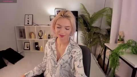Alysia online show from September 2025 01:44:02 PM