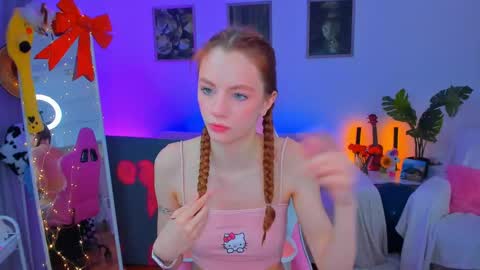 Snapshot of alyssa_smitt chatting on January 2025 07:28:01 AM alyssa_smitt online show from January 2025 07:28:01 AM