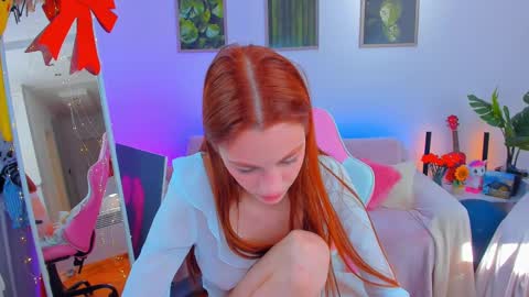 Snapshot of alyssa_smitt chatting on February 2025 08:33:02 AM alyssa_smitt online show from February 2025 08:33:02 AM