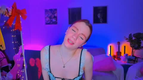 Snapshot of alyssa_smitt chatting on February 2025 07:49:01 PM alyssa_smitt online show from February 2025 07:49:01 PM