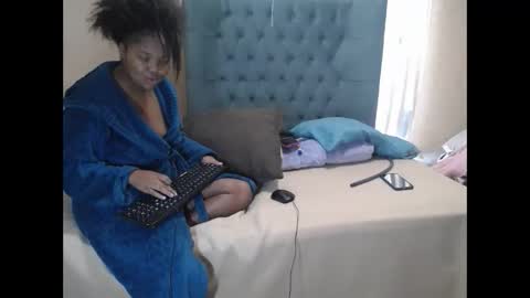 Snapshot of alyssabrownx chatting on May 2026 06:07:01 AM alyssabrownx online show from May 2026 06:07:01 AM