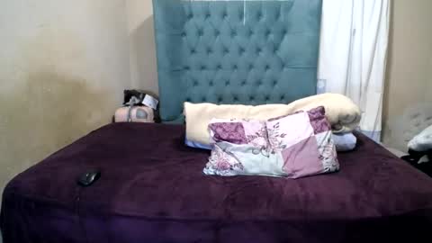 Snapshot of alyssabrownx chatting on June 2026 03:27:01 PM alyssabrownx online show from June 2026 03:27:01 PM