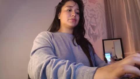 alyssia wolds online show from November 2025 12:42:01 AM