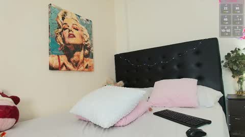 Snapshot of amabella_w chatting on February 2025 11:04:02 PM Isabella online show from February 2025 11:04:02 PM