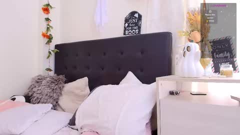 Snapshot of amabella_w chatting on October 2025 07:01:02 PM Isabella online show from October 2025 07:01:02 PM