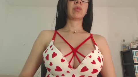 Snapshot of amadamar chatting on January 2025 01:50:01 AM valentia online show from January 2025 01:50:01 AM