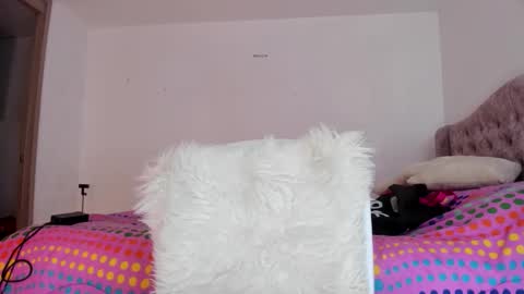 valentia online show from April 2026 01:11:01 AM