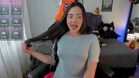 Hi Im AmaiaHelp me reach 100 likes online show from October 2025 07:56:02 PM