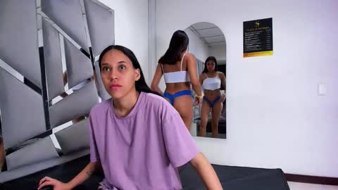 Amia y Sofia online show from October 2025 08:35:01 PM