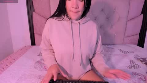 Amaia  online show from September 2025 12:32:02 PM