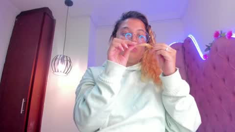 Snapshot of amalia_rosse_ chatting on February 2025 02:06:02 AM Amalia Im Back See you soon this January 7 at 10 pm Colombia time online show from February 2025 02:06:02 AM