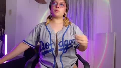 Snapshot of amalia_rosse_ chatting on September 2025 11:42:02 PM Amalia Im Back See you soon this January 7 at 10 pm Colombia time online show from September 2025 11:42:02 PM