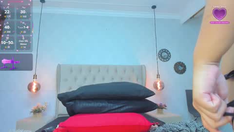 amanda29_ online show from November 2025 08:08:01 PM