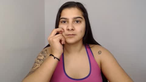 Snapshot of amanda5star chatting on January 2025 10:39:02 AM The queen of the biceps online show from January 2025 10:39:02 AM