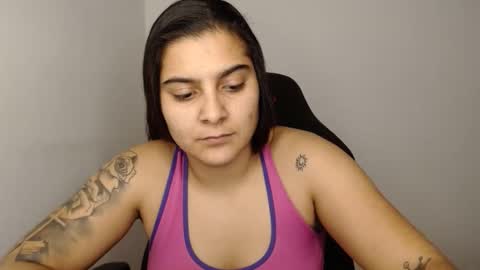 Snapshot of amanda5star chatting on January 2025 03:23:02 AM The queen of the biceps online show from January 2025 03:23:02 AM