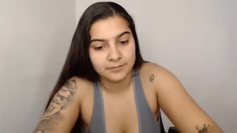Snapshot of amanda5star chatting on January 2025 11:56:01 AM The queen of the biceps online show from January 2025 11:56:01 AM