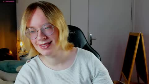 Hi im Amanda online show from November 2025 08:31:01 PM