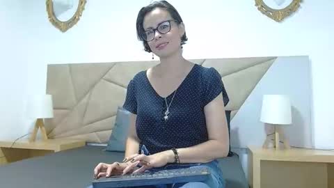 Snapshot of amanda_ramirez chatting on September 2025 07:37:02 PM amanda_ramirez online show from September 2025 07:37:02 PM