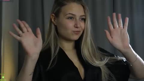     online show from November 2025 07:25:02 PM