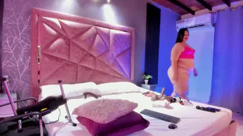 Amanda cruz online show from October 2025 12:20:01 AM