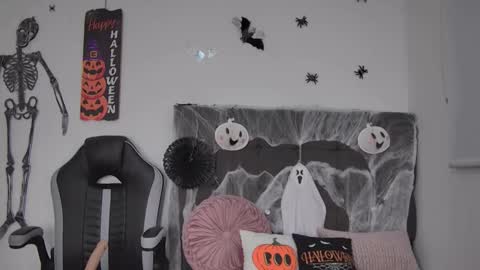 Amanda online show from October 2025 02:11:02 AM